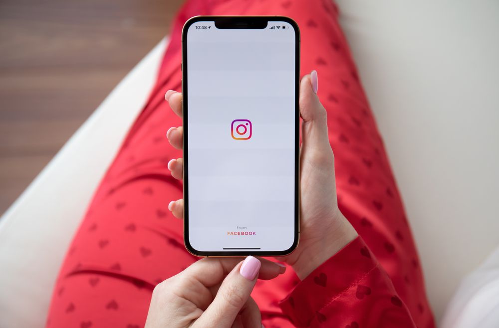 Instagram elimină funcția swipe up. Vezi ce înseamnă asta pentru influenceri!
